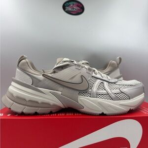 Nike V2K Run Light Bone/Malt/College Grey BRAND NEW Size 10 Women